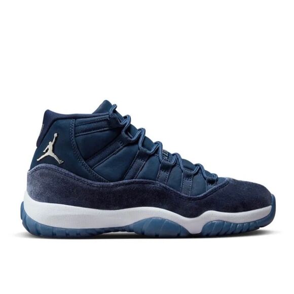 2022 women’s Air Jordan 11 Retro 'Midnight Navy Velvet' - Picture 3 of 9